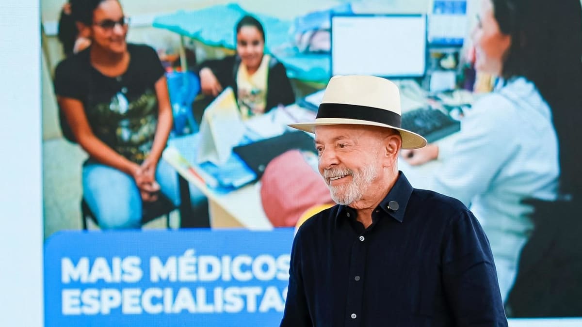 Lula responsabiliza clã Bolsonaro por ataque dos EUA ao Pix e taxação