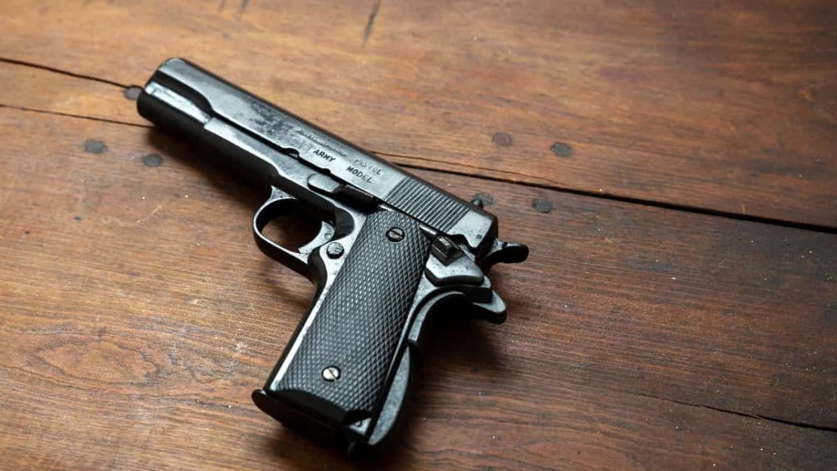 Menino de 7 anos é baleado no rosto após encontrar arma do padrasto em Uruaçu