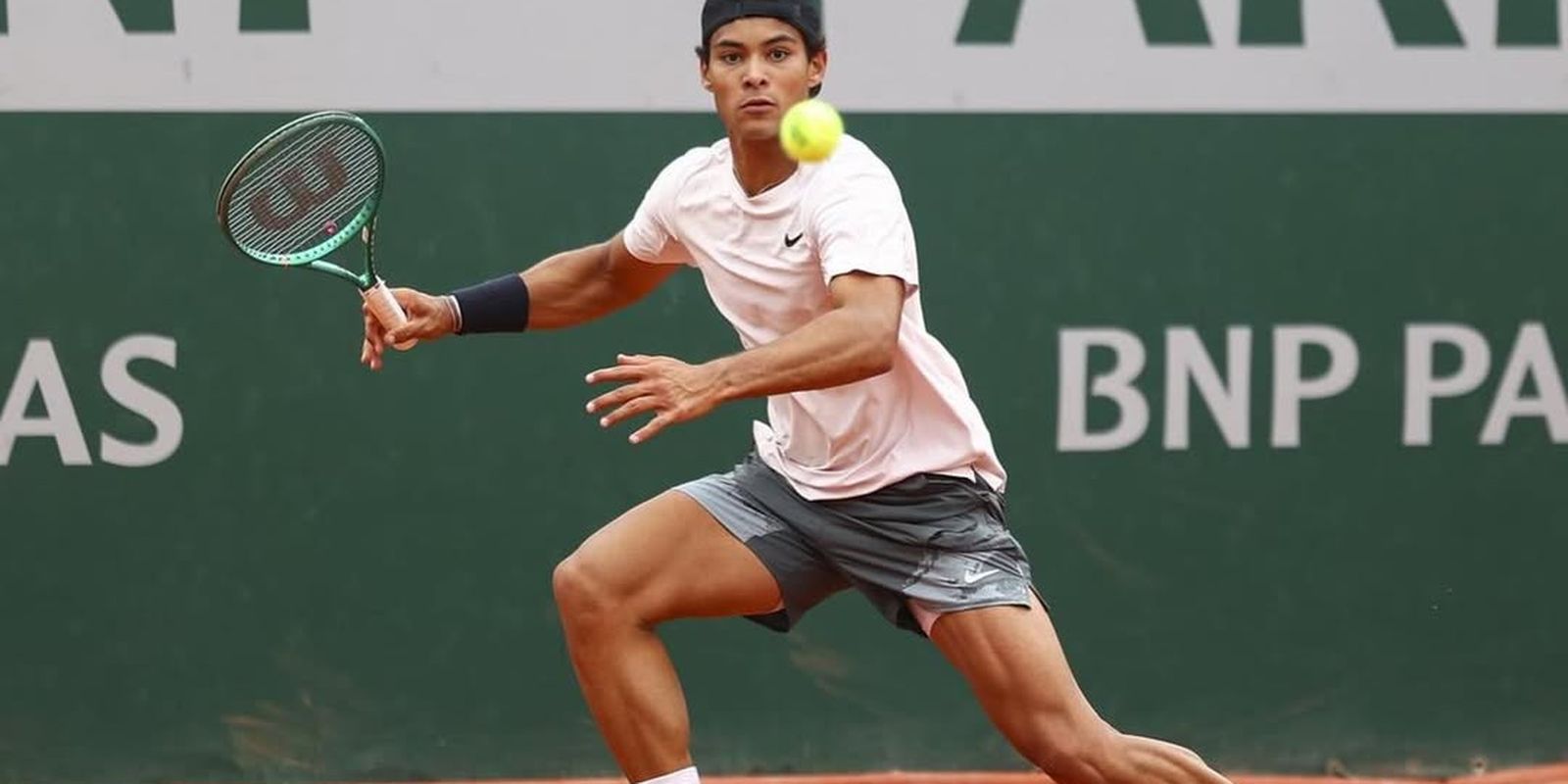 Roland Garros Luis Guto Miguel bate compatriota e vai à final juvenil