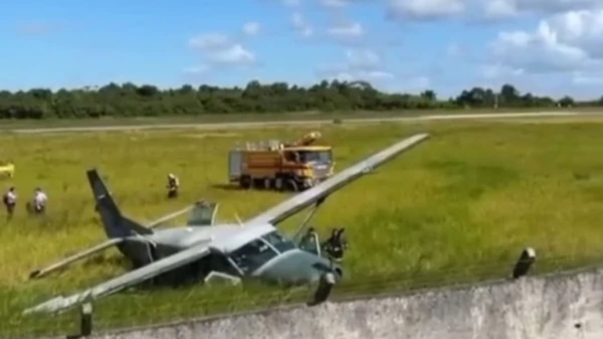 Oito voos são cancelados após avião da FAB sair da pista durante pouso na Bahia