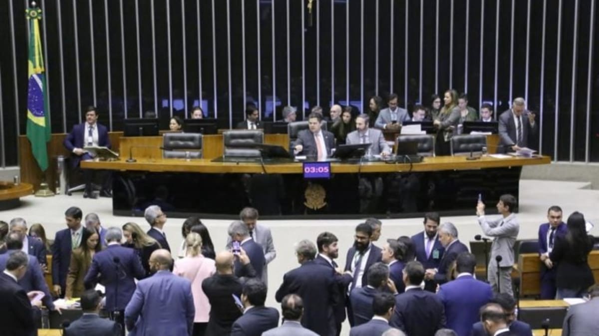 Parlamentares governistas foram aos eua apresentar contraponto a direita