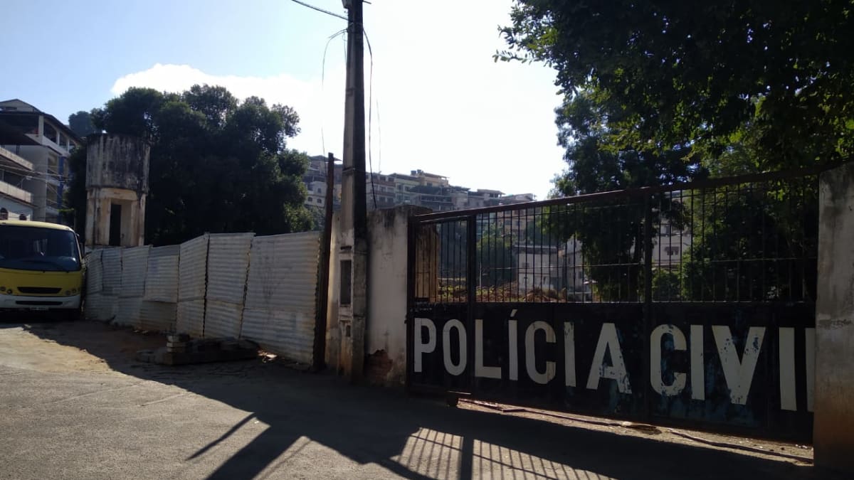 Procurados por tráfico e feminicídio são presos em bar de Cachoeiro