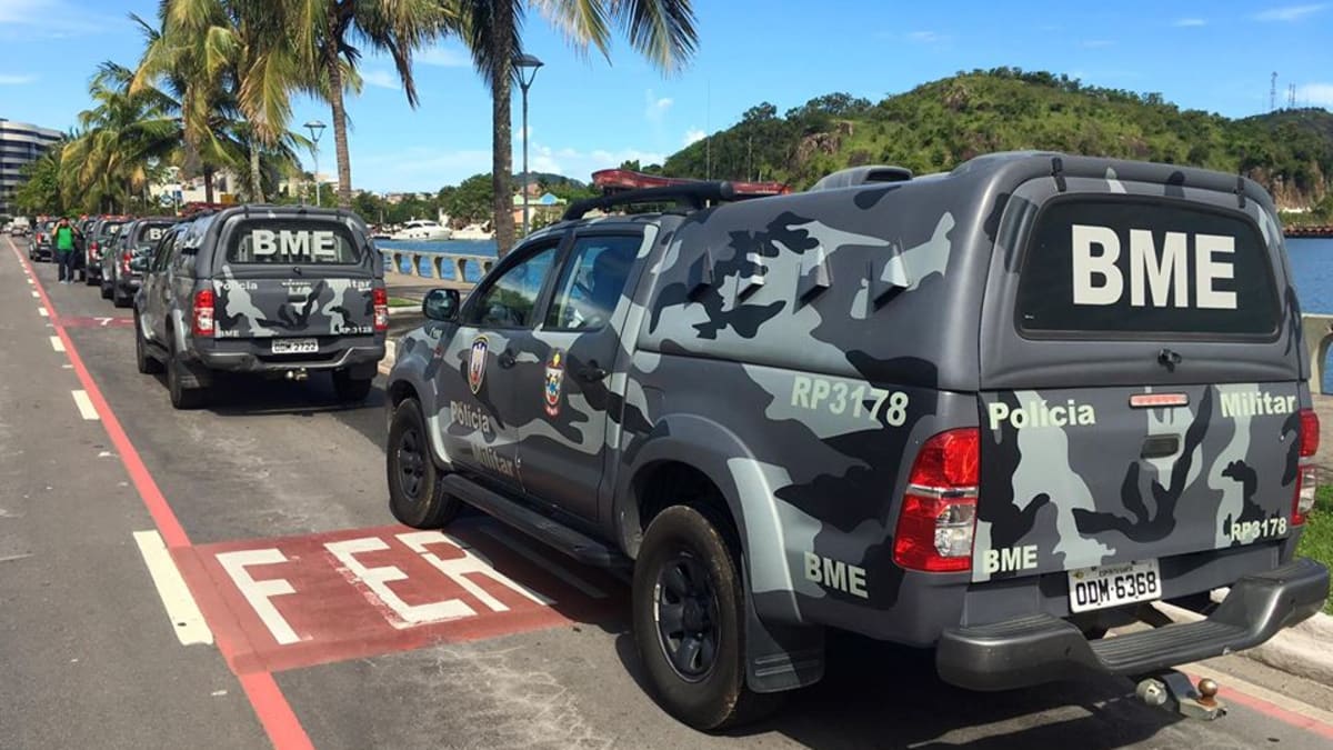 PM prende dupla armada e apreende submetralhadora em Vila Velha