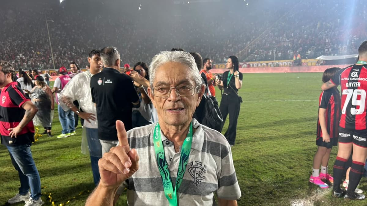 Dirigente diz que o Vitória "persegue títulos sem perder a dignidade"