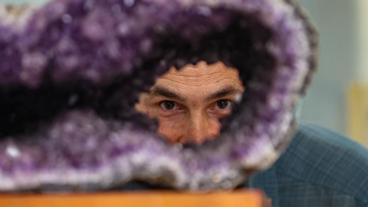 De britas de rua a gemas raras: conheça os baianos que dedicam a vida a colecionar rochas e minerais raros