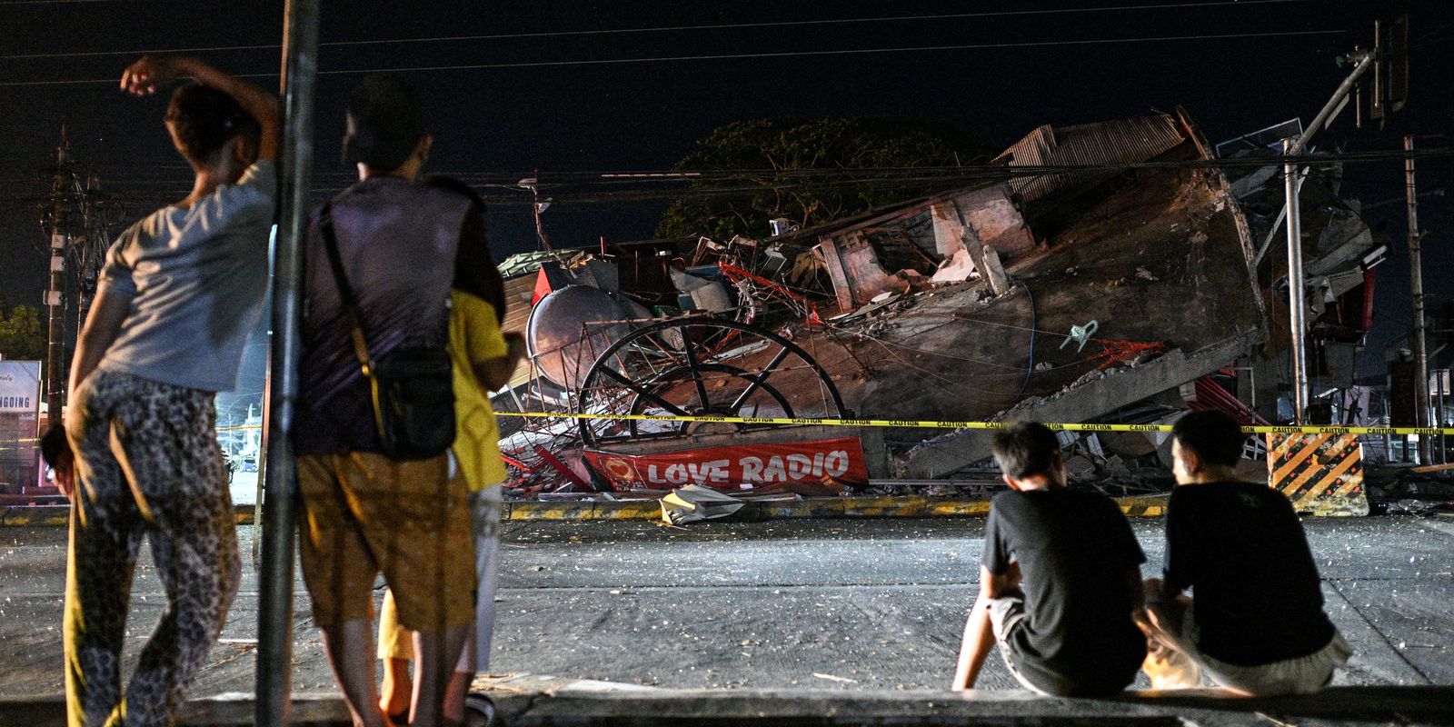 Terremoto de magnitude 7, 8 atinge sul das Filipinas