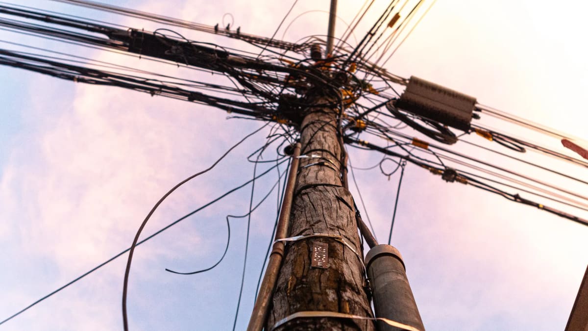 Goiânia precisa pensar no aterramento dos fios — mesmo que comece por um projeto-piloto