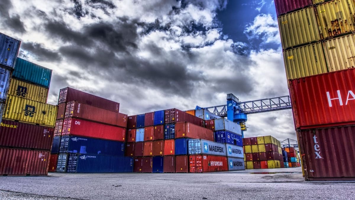 Exportacoes do Brasil para os eua despencam em meio a ameaca de novo tarifaco