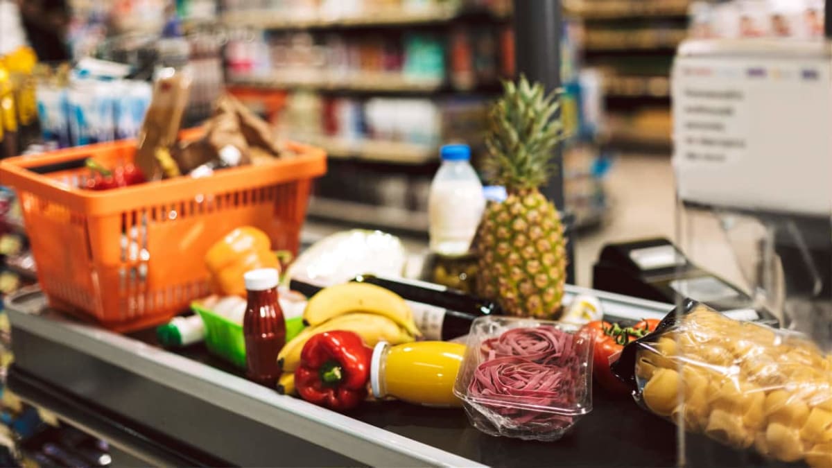 Justiça derruba restrição e supermercados voltam a funcionar aos domingos em Goiás