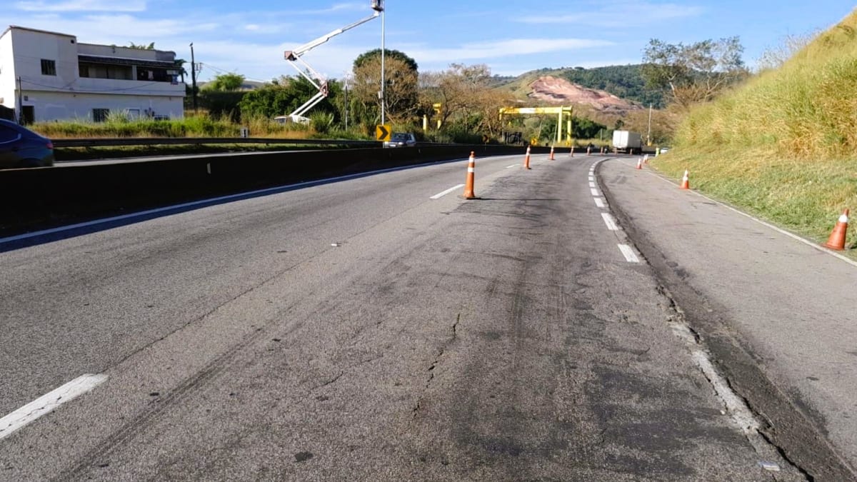 Trecho da Via Dutra em Barra Mansa recebe reciclagem asfáltica neste fim de semana