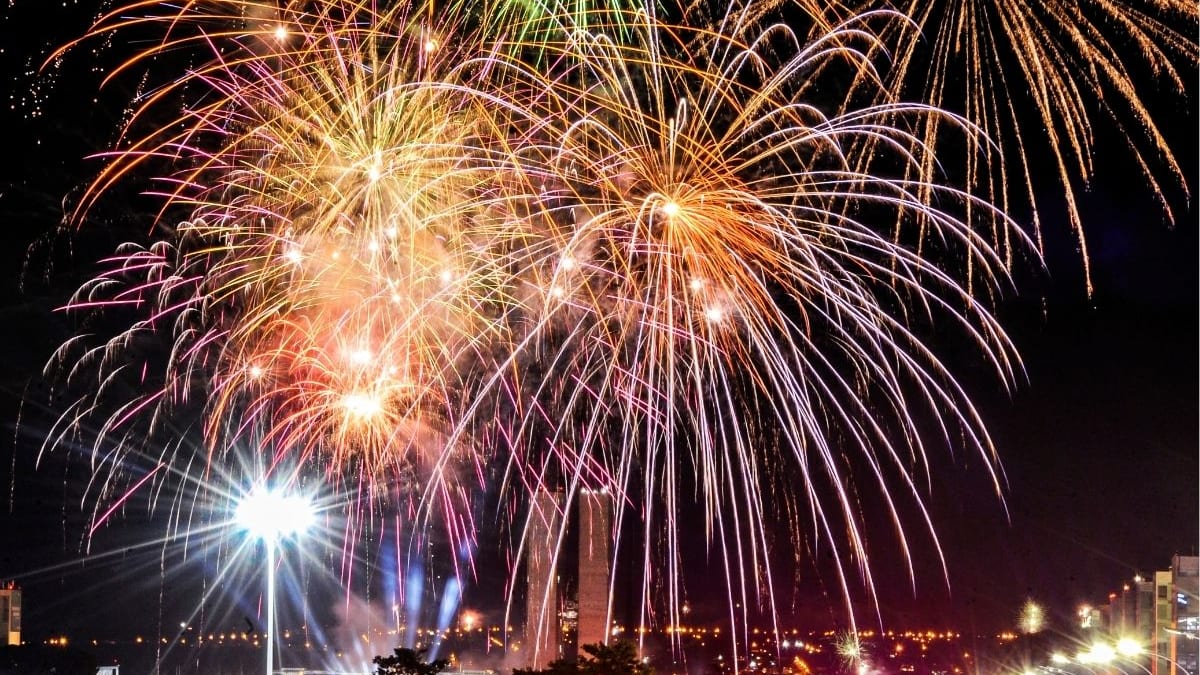 Comemorações da Copa: bombeiros orientam sobre uso seguro de fogos de artifício