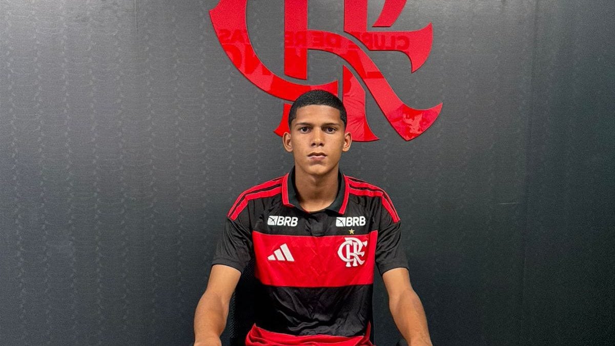 Atacante capixaba de 16 anos assina com o Flamengo