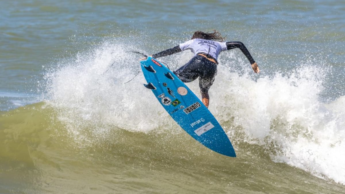 Seletiva de surfe reúne jovens atletas na Serra e garante vagas para final nacional