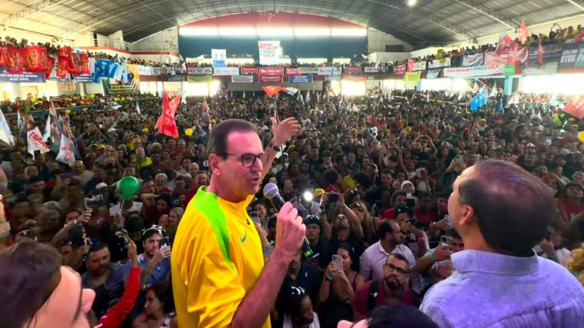 Eduardo Paes ataca Cláudio Castro e mira Douglas Ruas em encontro lotado em São Gonçalo