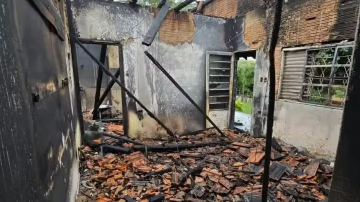 Pm retira indigenas de fazendas invadidas em sidrolandia ms