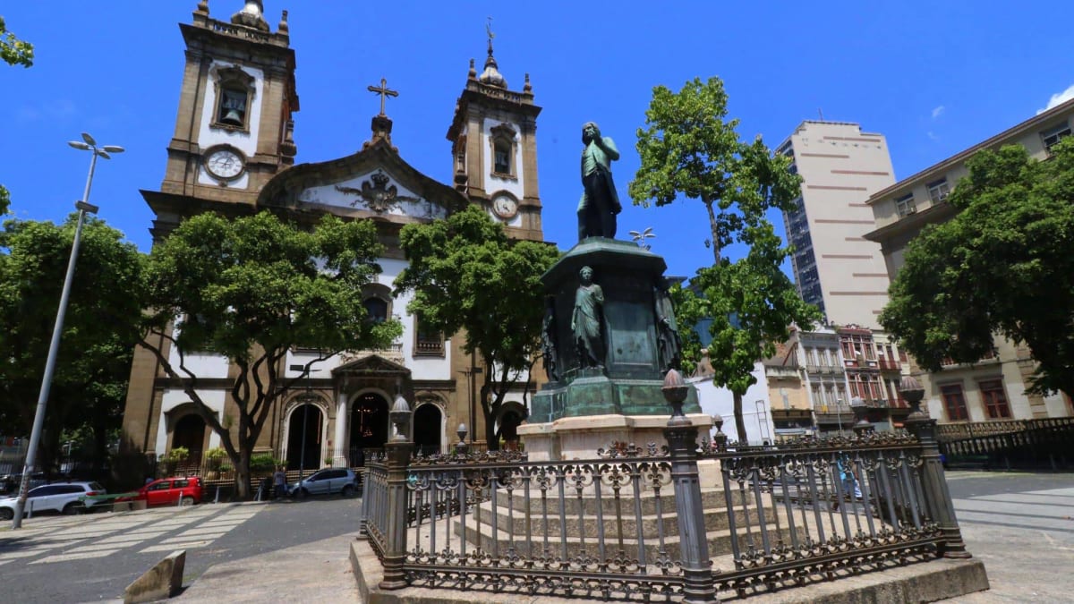 PF recupera peças sacras de igreja histórica do Centro do Rio que seriam leiloadas