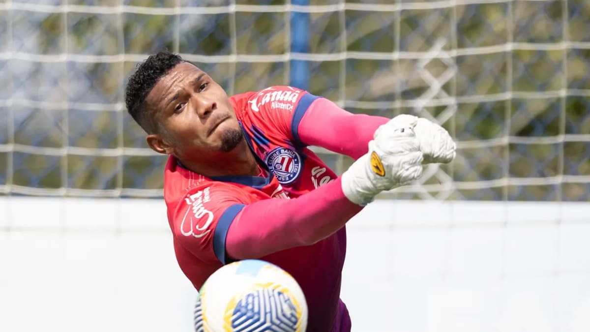 Ex-Bahia deixa Europa após temporada marcada por rebaixamento