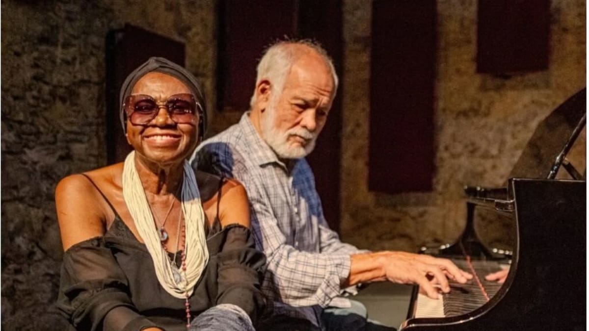 Áurea Martins e Cristovão Bastos lançam o álbum 'Amizade' no Teatro Rival