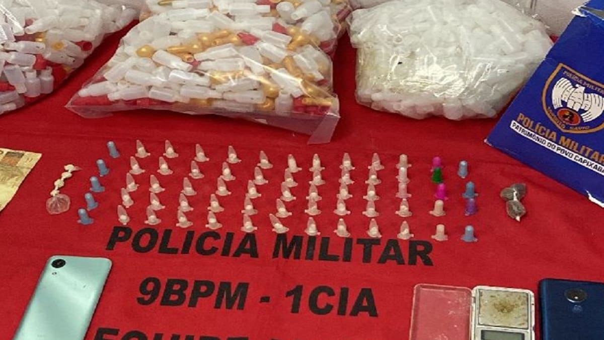 PM fecha ponto de venda de drogas e prende trio em Cachoeiro de Itapemirim