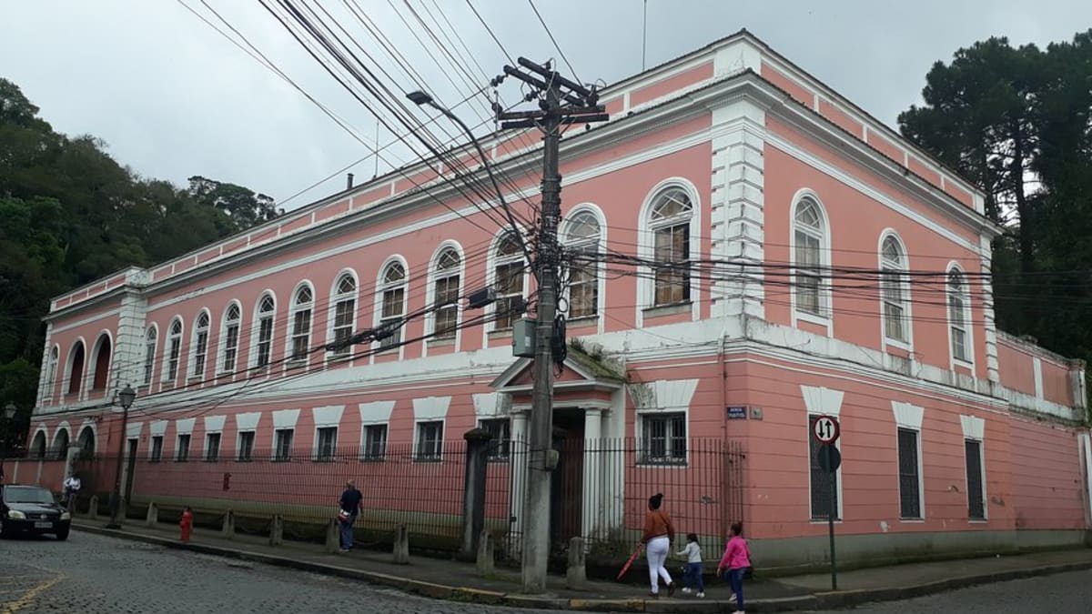 Príncipe da Família Imperial recupera posse do Palácio do Grão-Pará, em Petrópolis