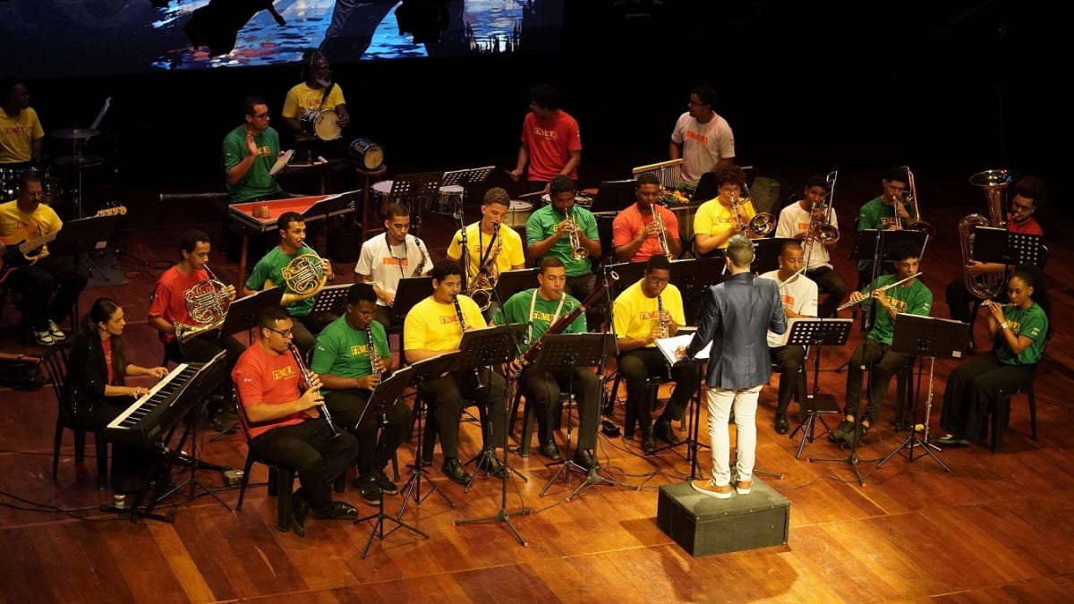Favela Orquestra apresenta Mãe África no Teatro TotalEnergies (Adolpho Bloch)