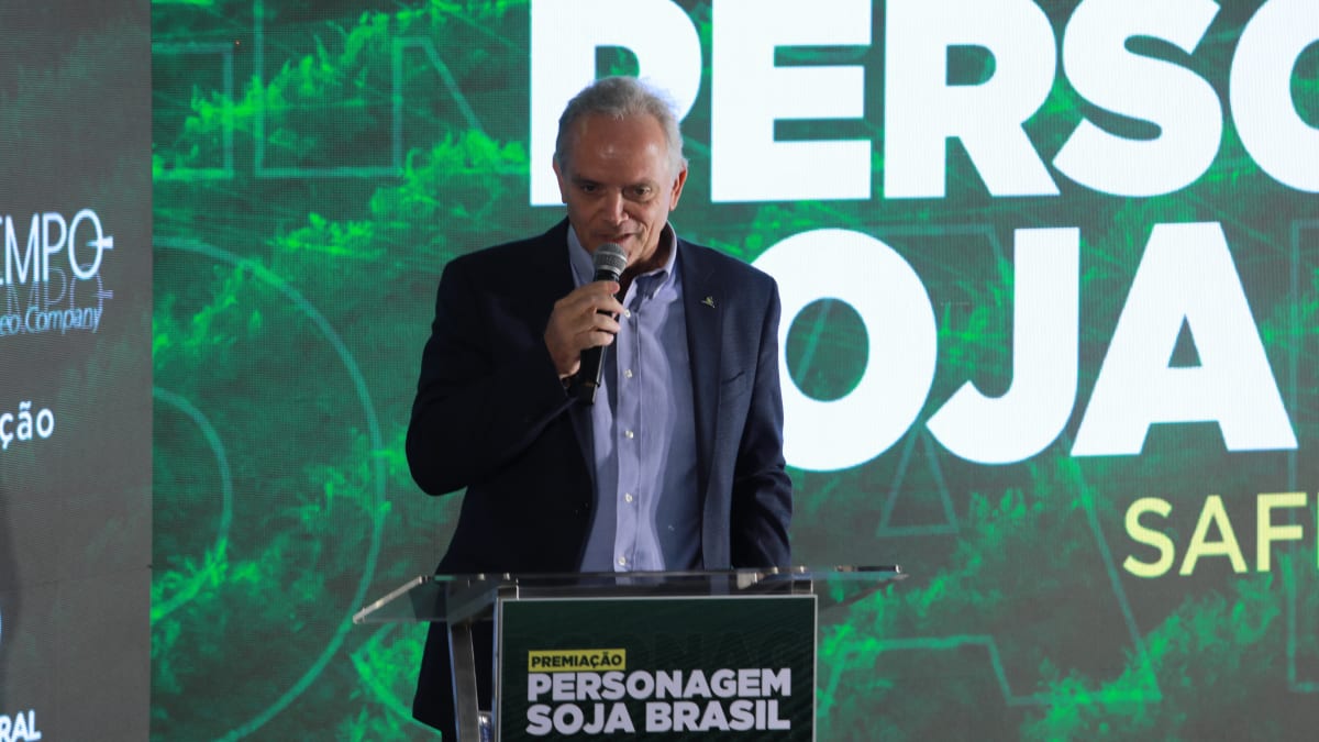 Quem produz sabe que nenhuma safra de soja e igual lidamos com desafios mas o sojicutor se une com a resiliencia diz presidente da aprosoja ms