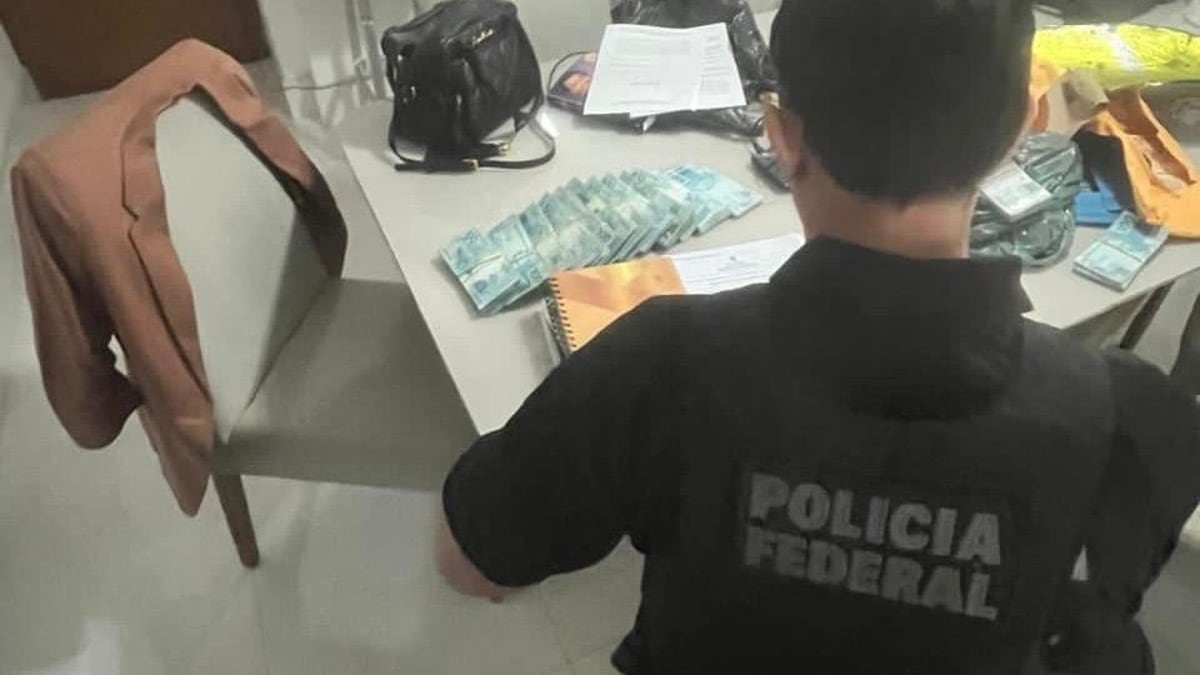 PF investiga suposto esquema de corrupção na saúde Guaçuí e apreende R$ 113 mil
