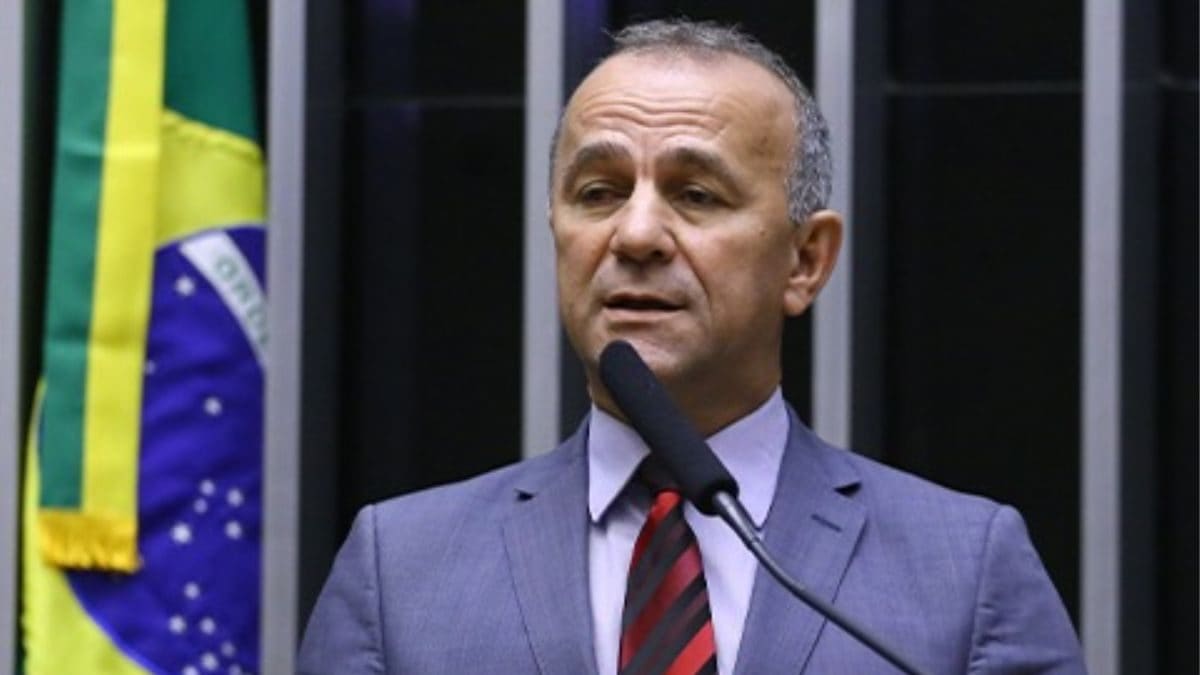 Helder Salomão reage à condenação de Eduardo Bolsonaro e chama aliados do ex-presidente de 'traidores da pátria'