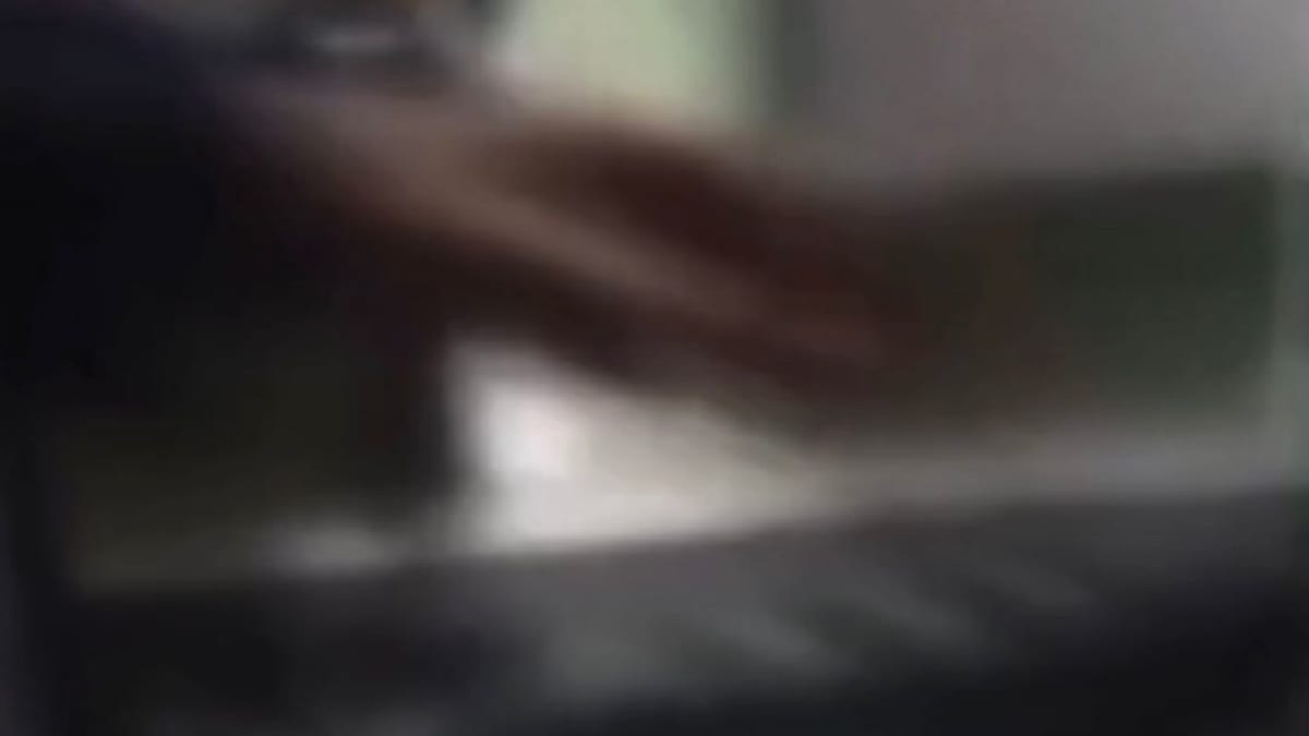 Criança de 8 anos é hospitalizada após ser atingida por spray de pimenta em abordagem policial em Cariacica