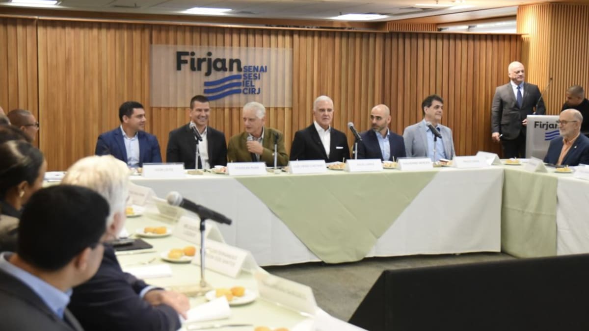 Na Firjan, Douglas Ruas cobra soluções para indústria automotiva do RJ