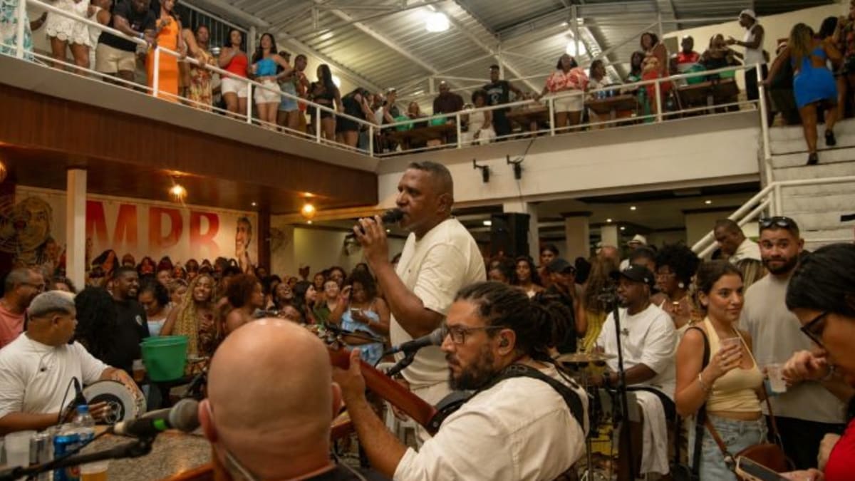 Pagode da Tia Doca é reconhecido como patrimônio imaterial do Rio após receber Medalha Pedro Ernesto