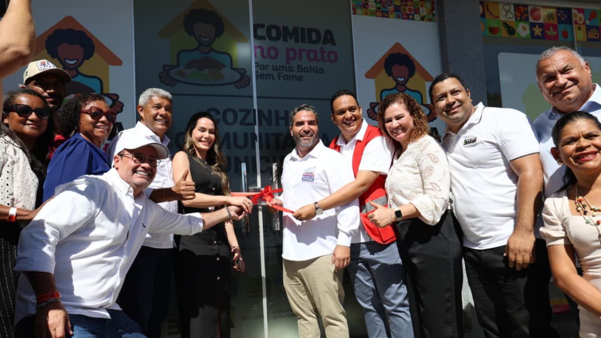 Jerônimo inaugura cozinhas comunitárias em Riacho de Santana