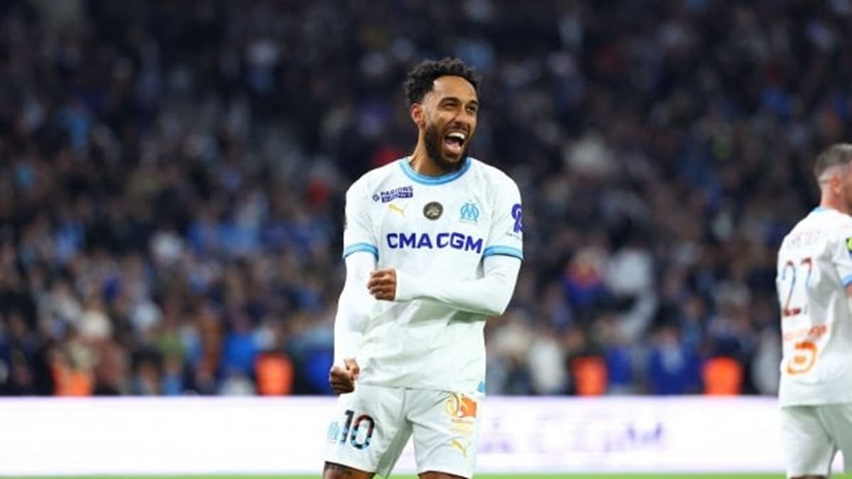 Atacante Aubameyang é oferecido ao Vasco