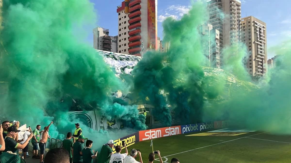 Série B 2026: veja onde assistir aos jogos deste domingo; Goiás, São Bernardo e CRB entram em campo