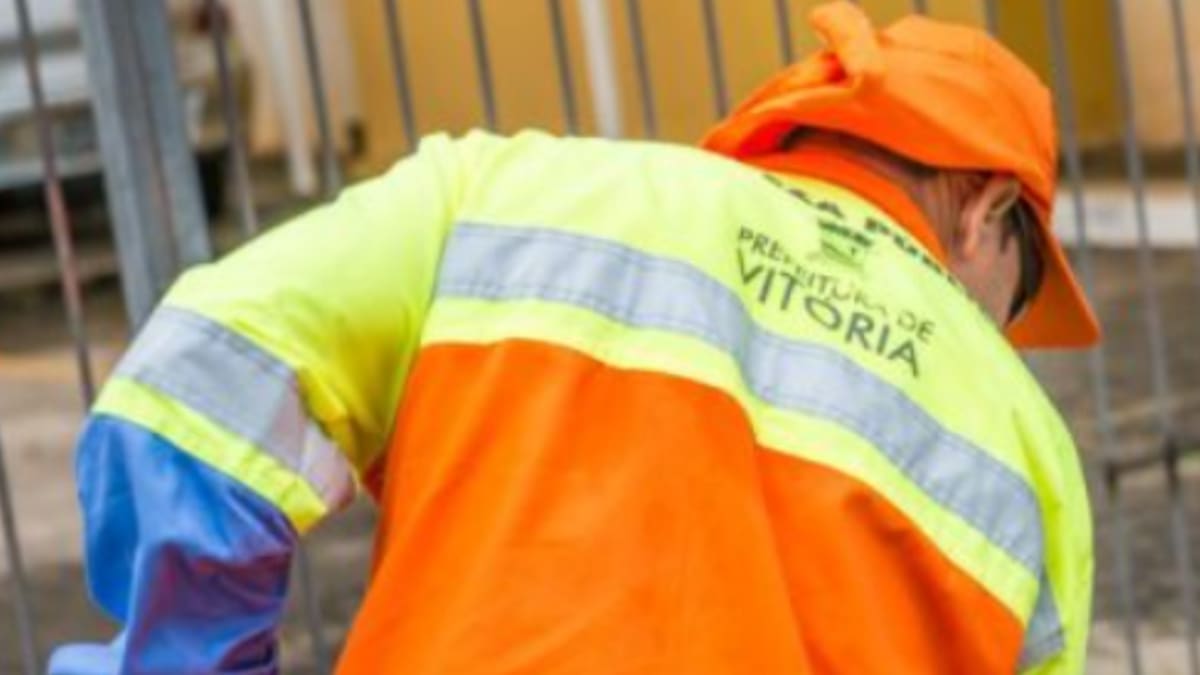 Greve dos garis interrompe coleta de lixo em cidades do ES
