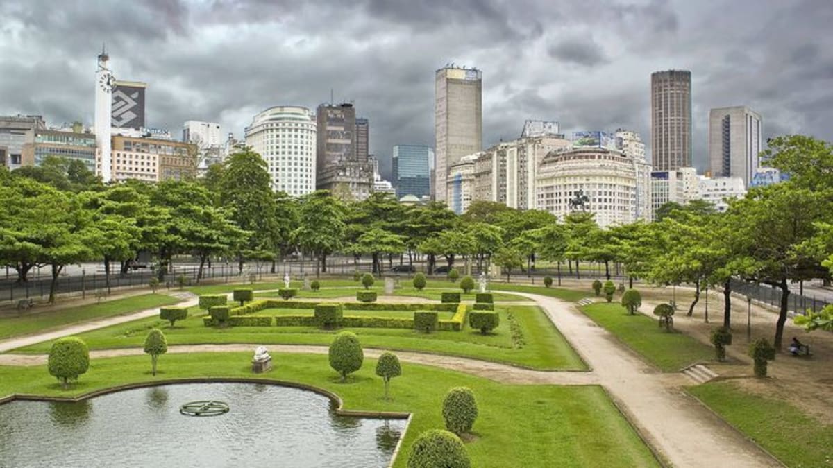 Praça Paris é tombada como patrimônio cultural e turístico do Rio de Janeiro