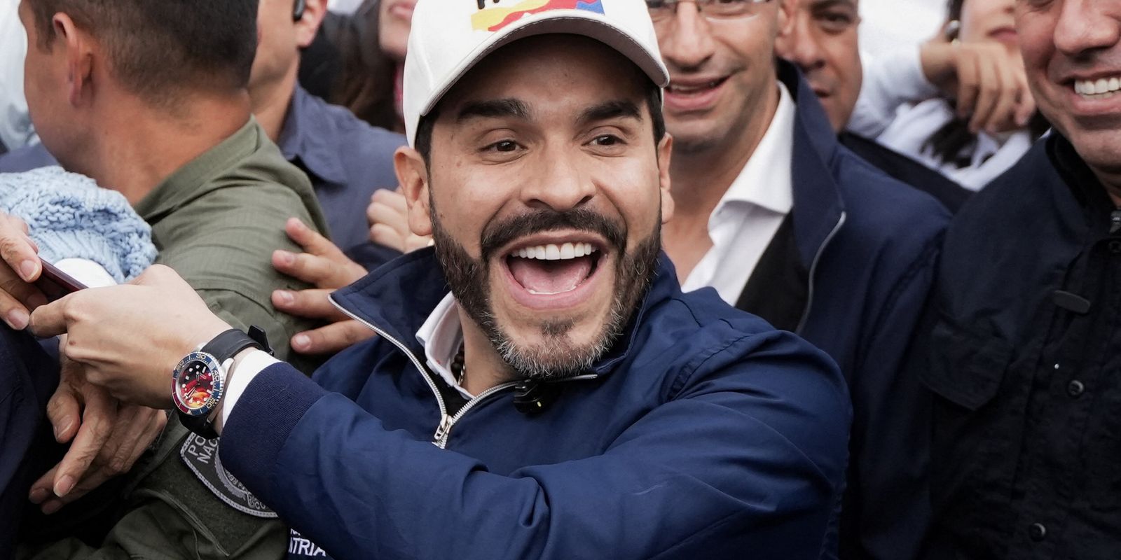 Colômbia De la Espriella vence disputa apertada para presidência