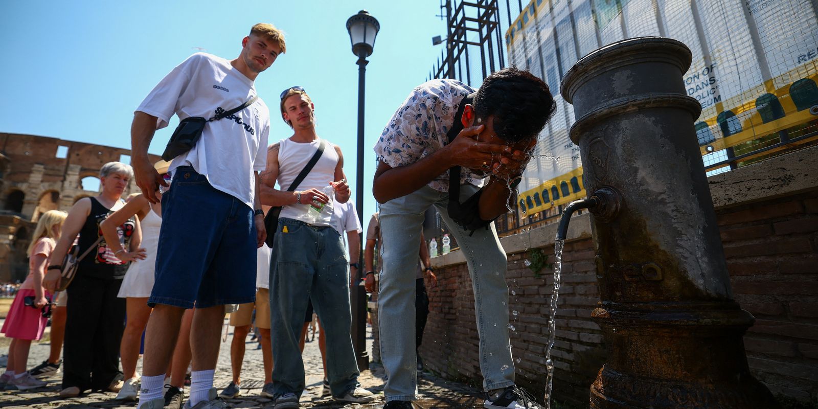 França 40 pessoas morrem afogadas em meio a onda de calor