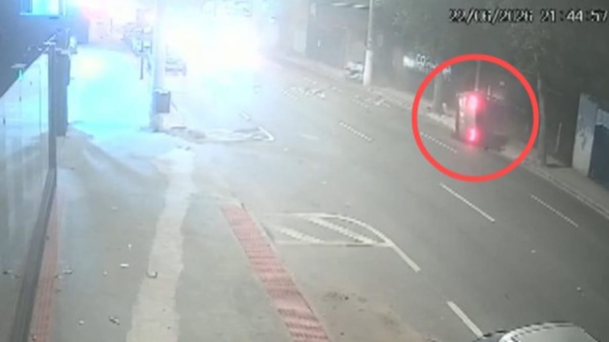 Motorista admite ter bebido após capotar carro em Vila Velha