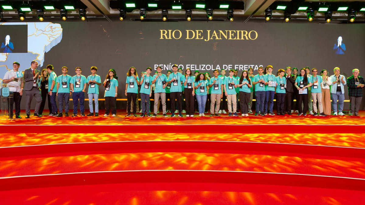 Alunos do Rio recebem medalhas de ouro na Olimpíada Brasileira de Matemática das Escolas Públicas