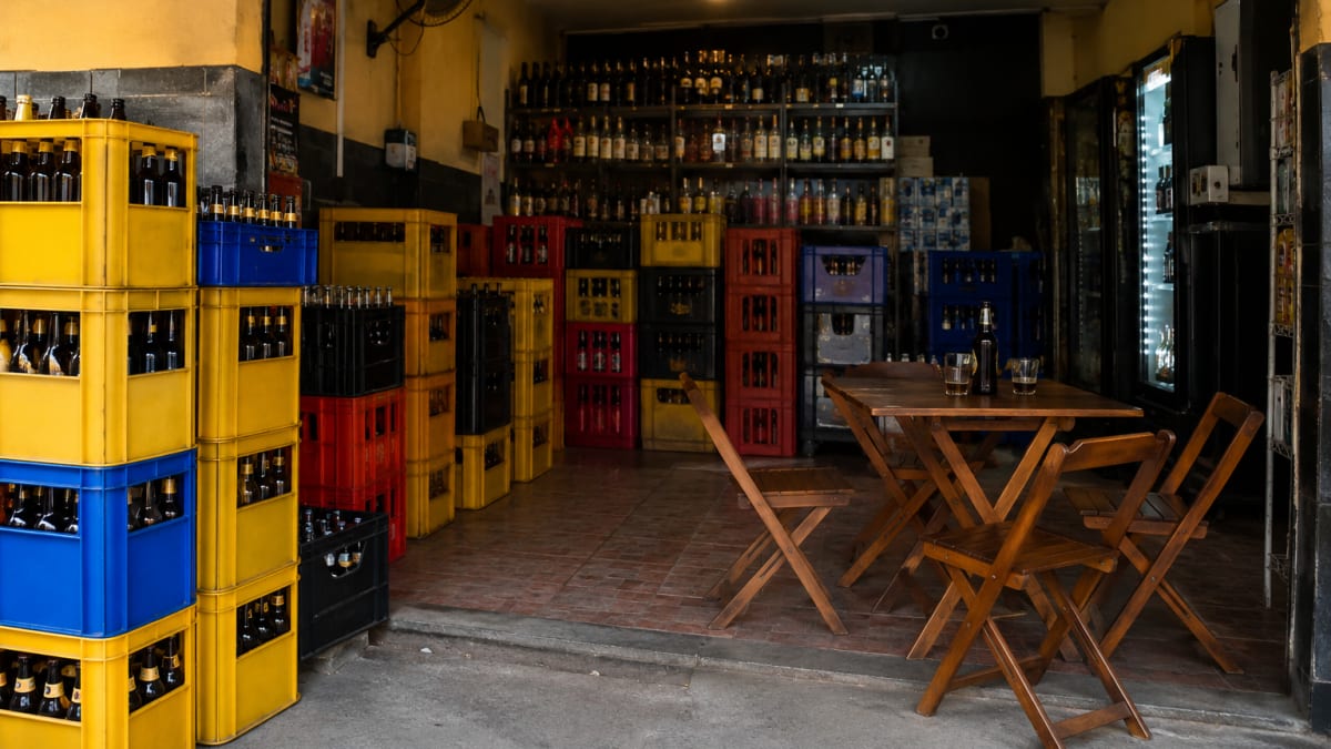 Câmara de Vitória discute veto da prefeita e limita funcionamento de distribuidoras de bebidas entre 07h e 22h