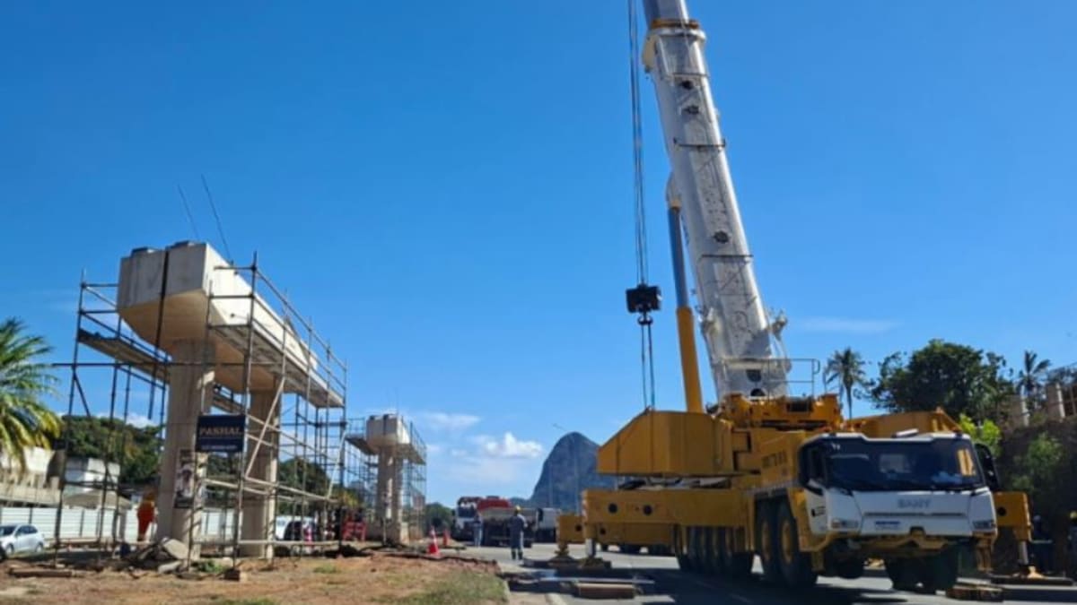 Construção de viaduto muda trânsito e altera itinerário de linhas do Transcol na Serra