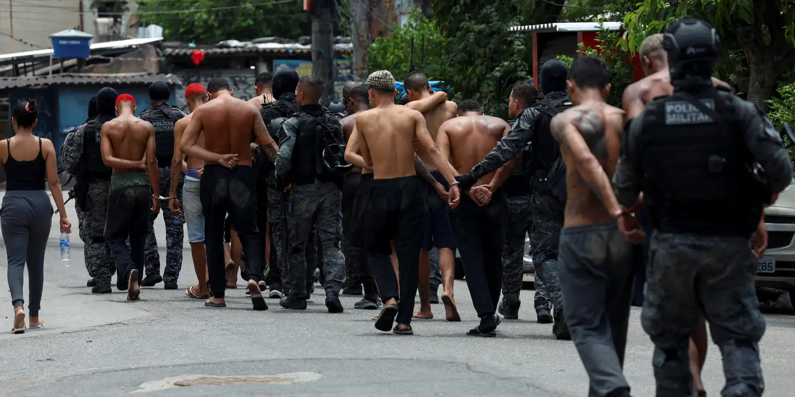 Operação Contenção 17% dos policiais retiraram as câmeras corporais