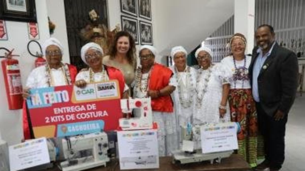 Governo da Bahia apoia empreendedorismo feminino com entrega de kits de costura no Recôncavo