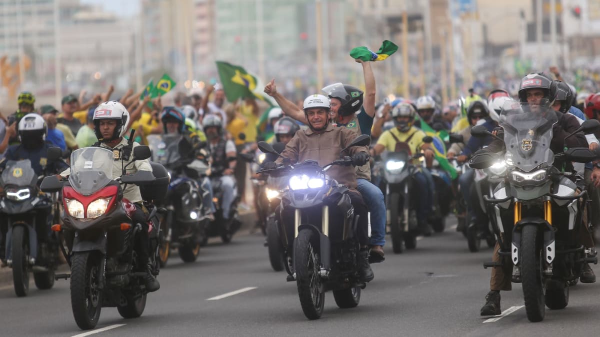 Bolsonaristas repetem 2022 e organizam motociata para o 2 de Julho