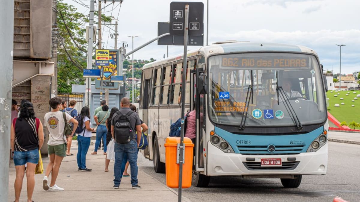 Ônibus municipais do Rio deixam de aceitar dinheiro a partir deste domingo