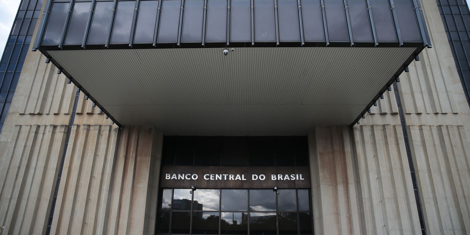Déficit em contas externas foi R$ 3, 2 bilhões no mês de maio, diz BC