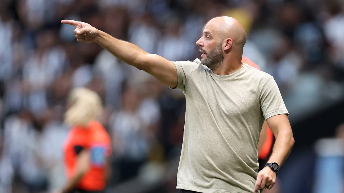 Vasco tenta contratar técnico do Botafogo; veja por que Franclim Carvalho entrou na pauta