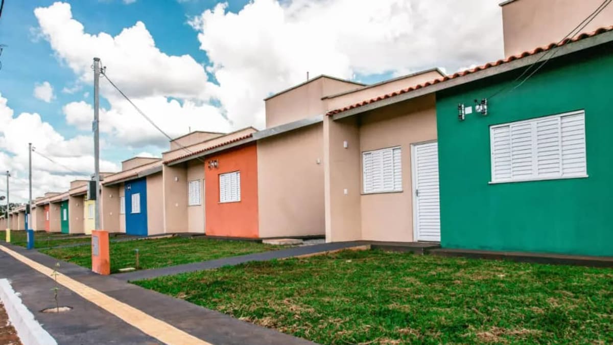 Goiás anuncia mais de 1,6 mil novas casas a custo zero em 35 municípios