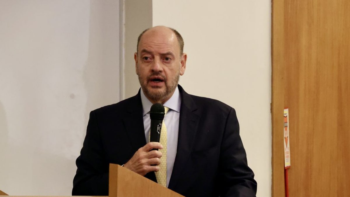 Governador em exercício do RJ revela salário de R$ 84 mil e defende remuneração adequada